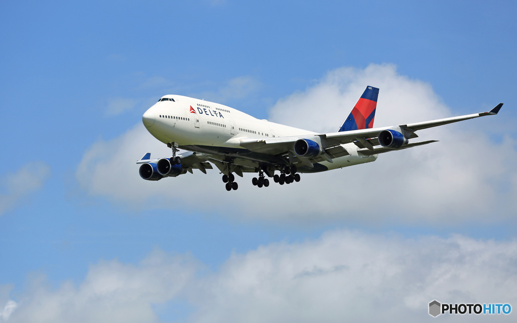 Landing Delta 747-400 N673US
