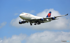 Landing Delta 747-400 N673US