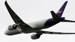 離陸（244）FedEx 777-FS2 