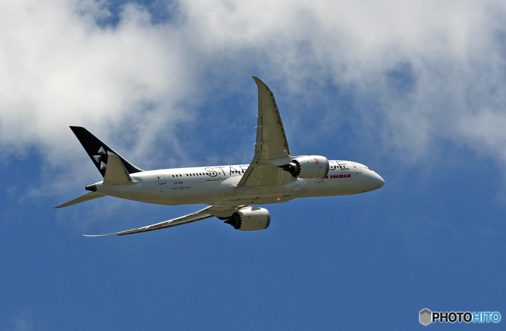 飛び立ち Air India 787-8 VT-ANV