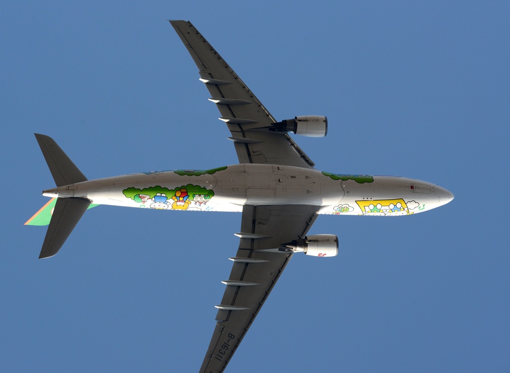 離陸 EVA A330-200 ｷﾃｨ