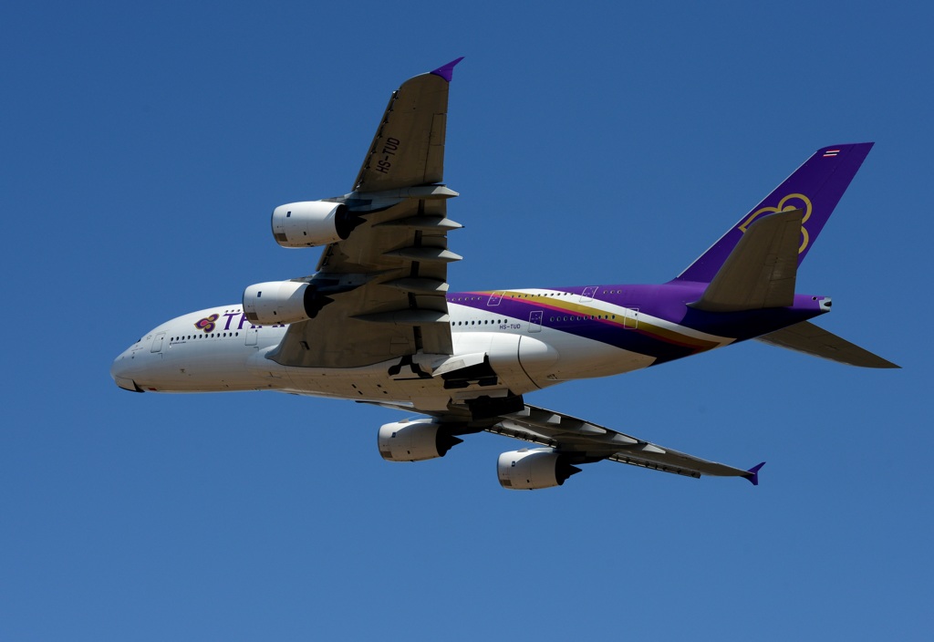 THAI A380-841 飛行