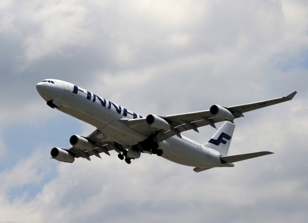 飛行　FINNAIR A340-313