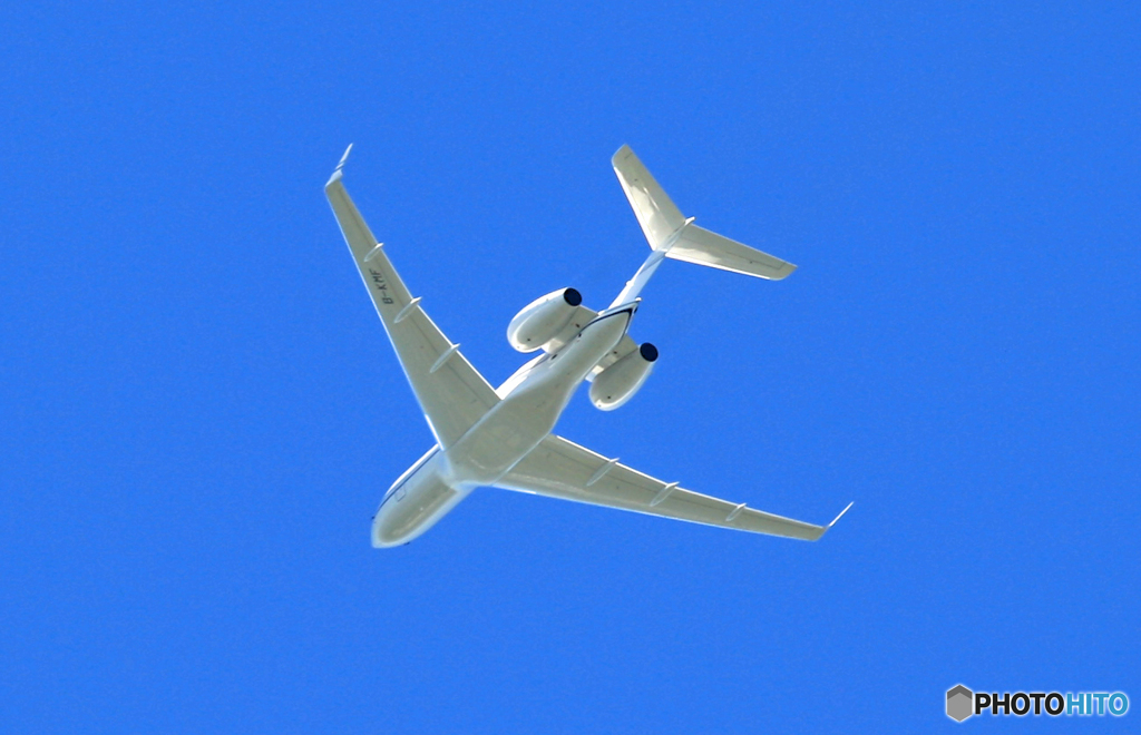 [青空]private:ボンバルディアBD-700 B-KMF