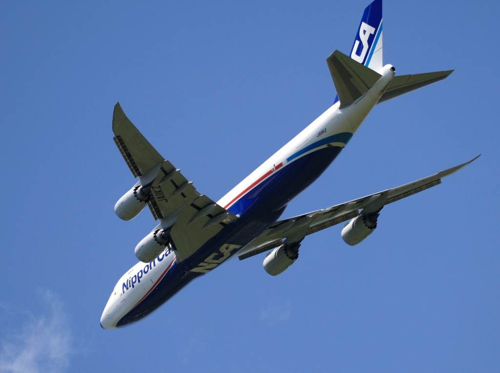 出発　NCA 747-8F 