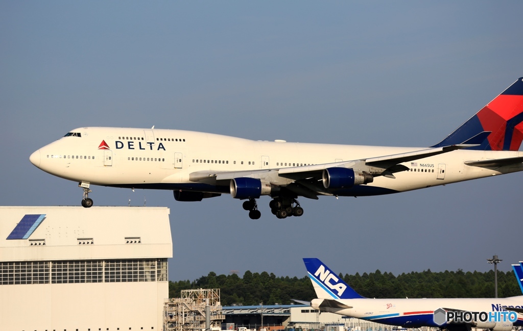 DELTA 747-400  到着　	