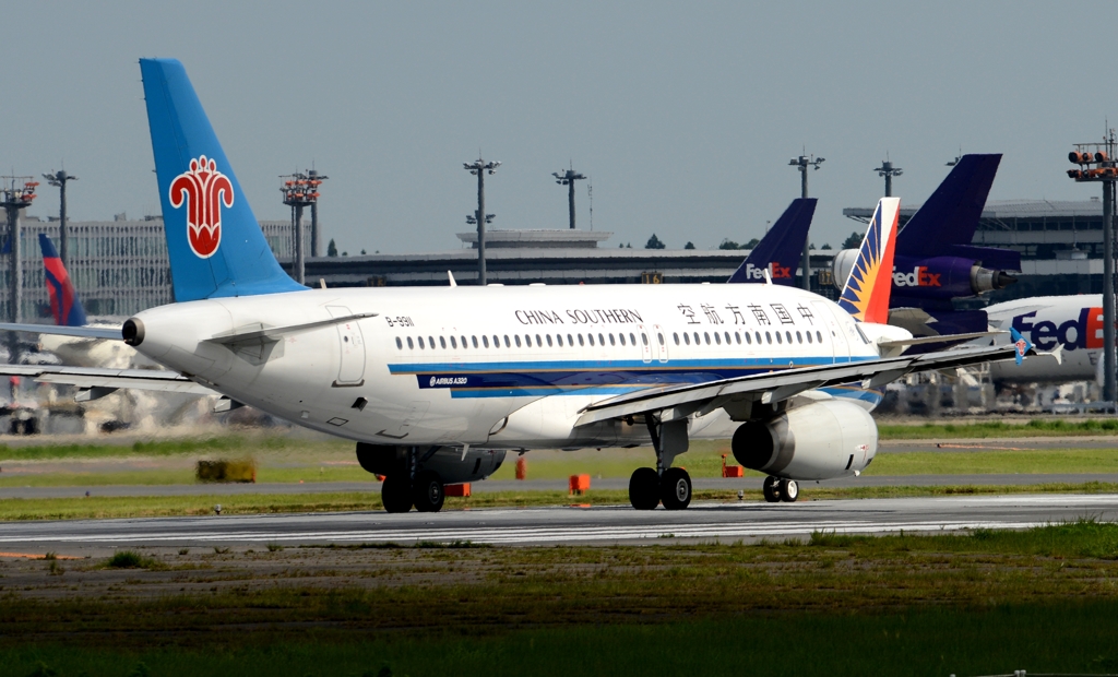 出発（192）China Southern A320-232 