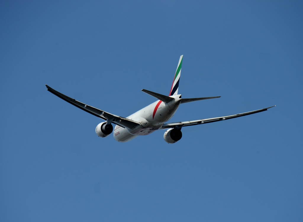 Emirates 777-F1N 飛行
