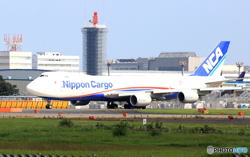 出発　NCA B747-8KZF JA18KZ