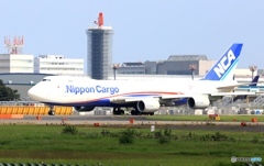 出発　NCA B747-8KZF JA18KZ