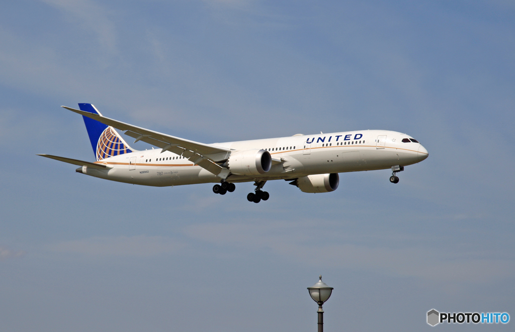 着陸 UNITED 787-9 N26952