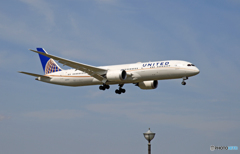 着陸 UNITED 787-9 N26952