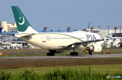 PIA A310-308  離陸　