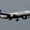 着陸　UNITED 777-224