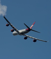 離陸 virgin A340-642