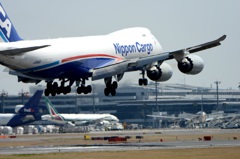 NCA 747-8F 着陸