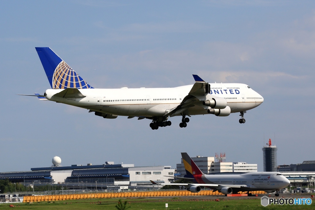 着陸 UNITED 747-400 N105UA