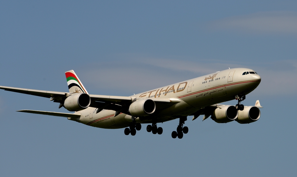 着陸（29-1）Etihad Air A340-500 [a]
