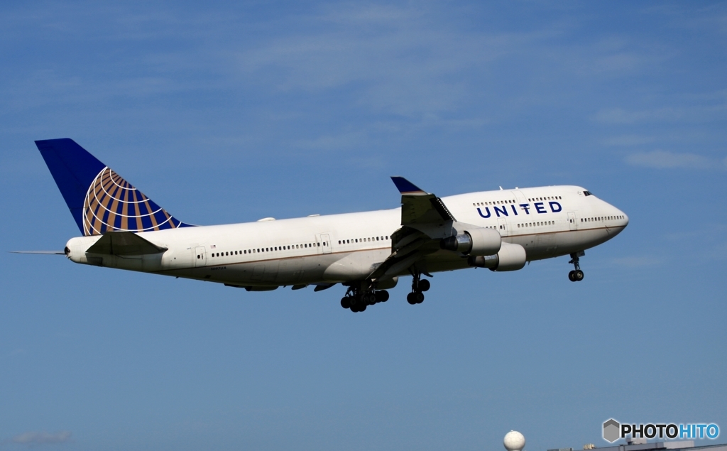 United 747-400 到着　