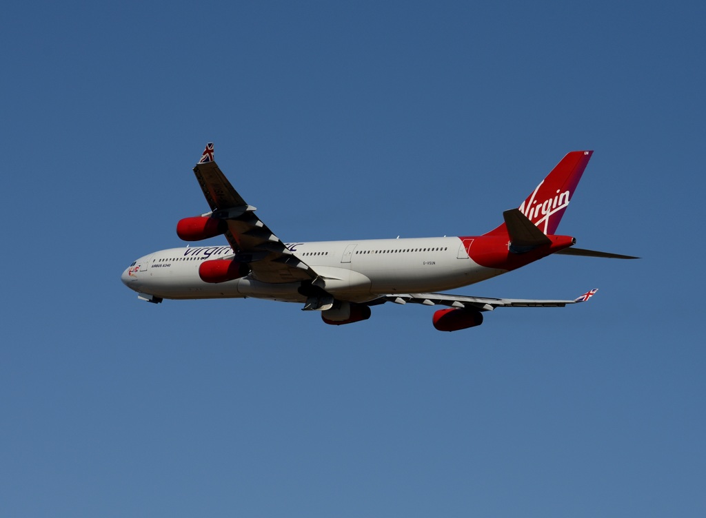 virgin A340-300 離陸