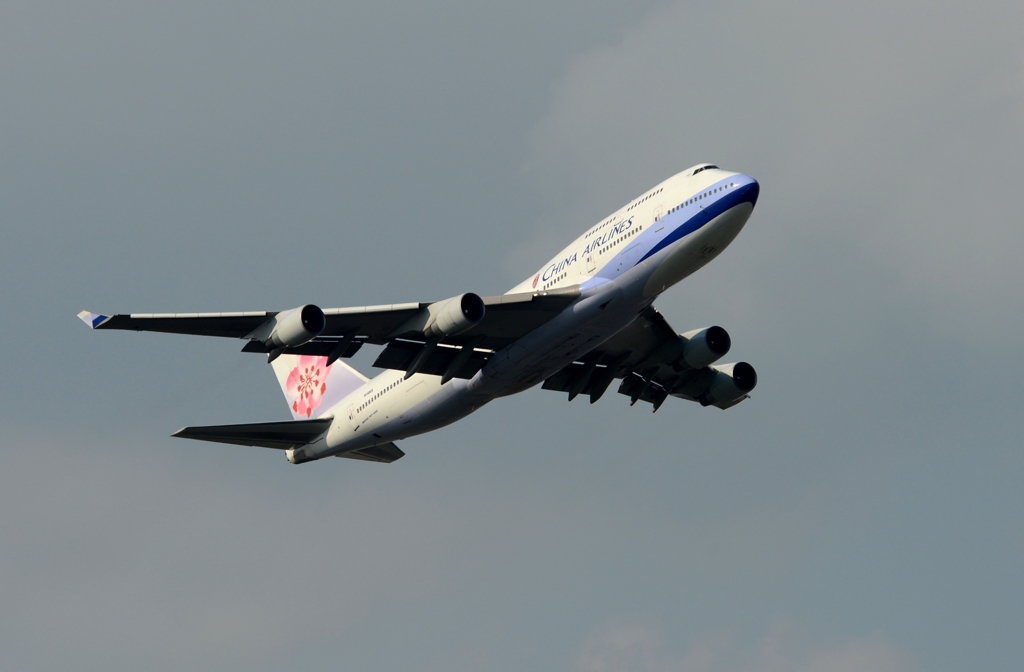 離陸（139）China Air 747-400