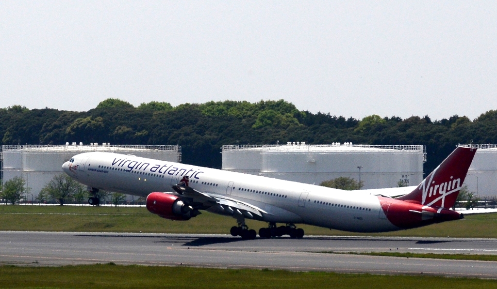 Virgin A340　上がったエアバス双発機