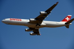出発 SWISS A340-300