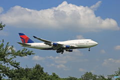 着地前DELTA 747-400 N670US/ジャンボ保存委員会