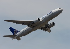 出発　UNITED 777-222