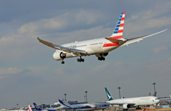 着陸  AMERICAN 787-8 N811AB 「青空」