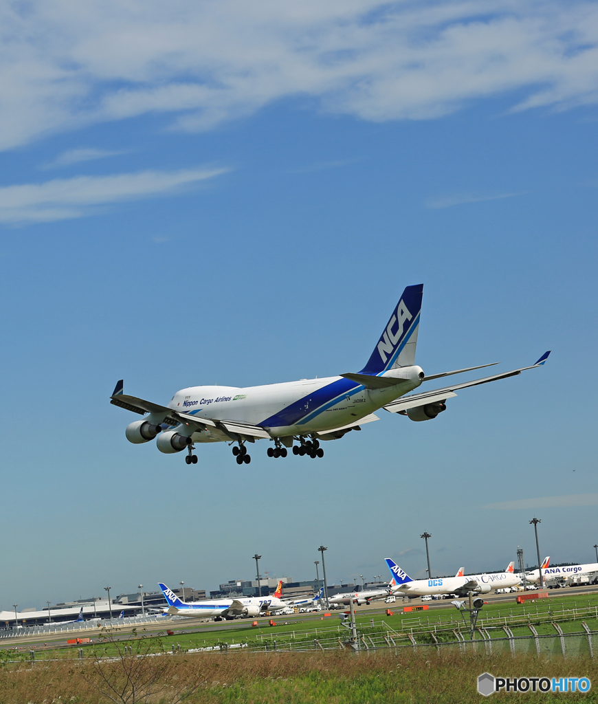 着陸 NCA 747-400F JA08KZ