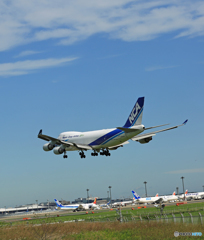 着陸 NCA 747-400F JA08KZ