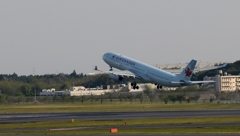 飛び立ち（117）AIR CANADA A330-300　