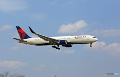 「青空」 DELTA 767-324 N394DL 着陸 「青空」 DELTA 767-324 N394DL 着陸