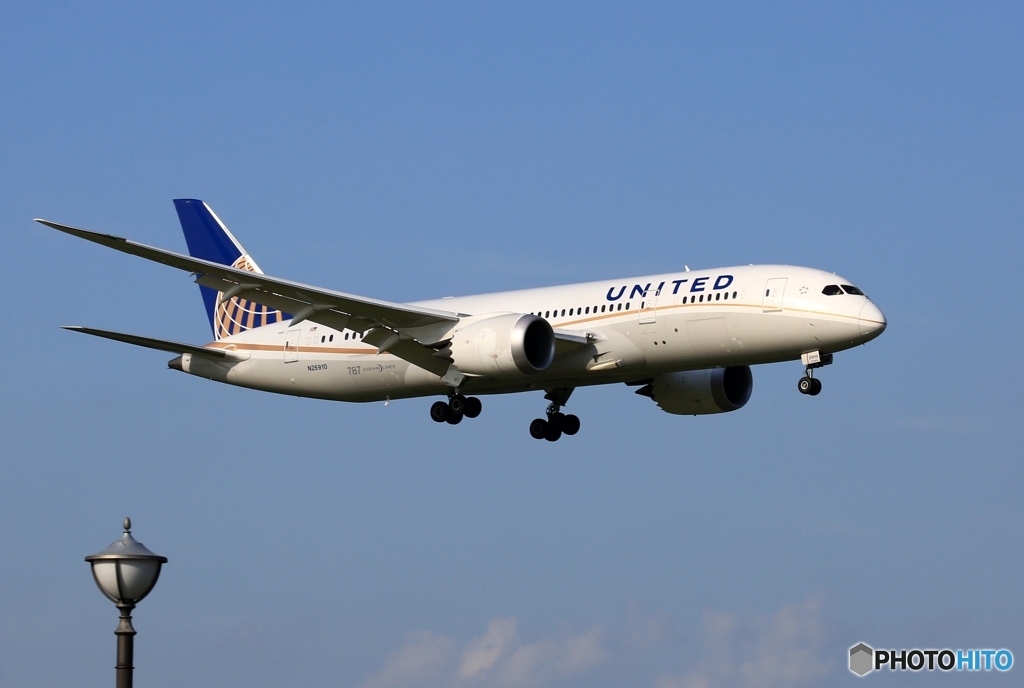 UNITED 787-8 到着　