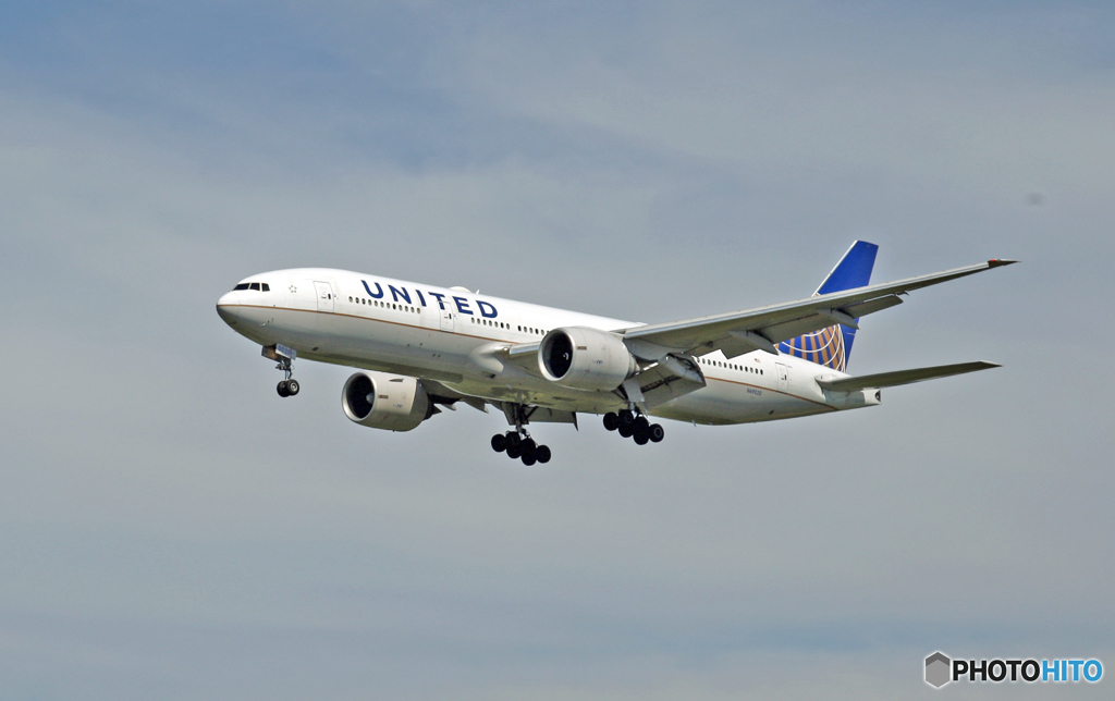 着地前 United 777-224 N69020