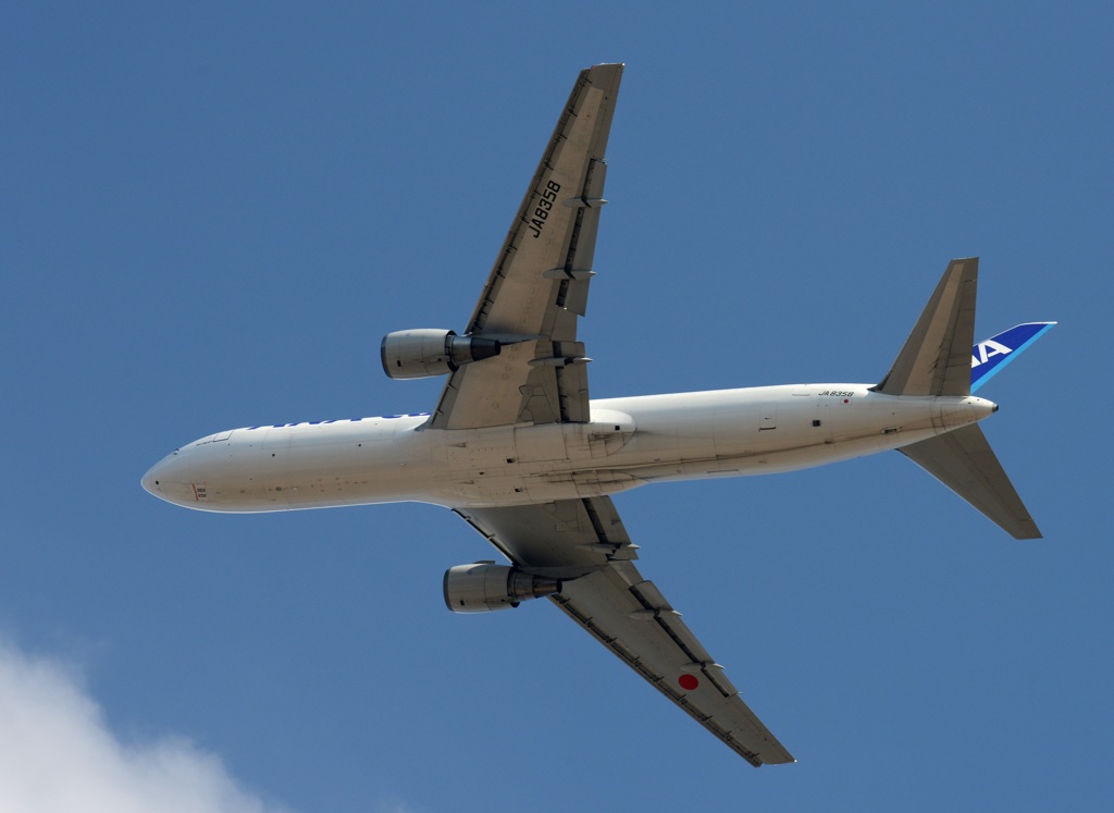 飛び立ち ANA 767-300F