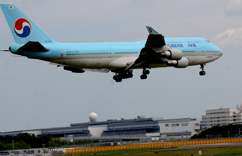 着陸（70） KOREAN 747-400 [b]