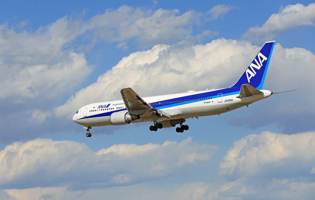 「空色」 ANA 767-381 JA609A 着地前