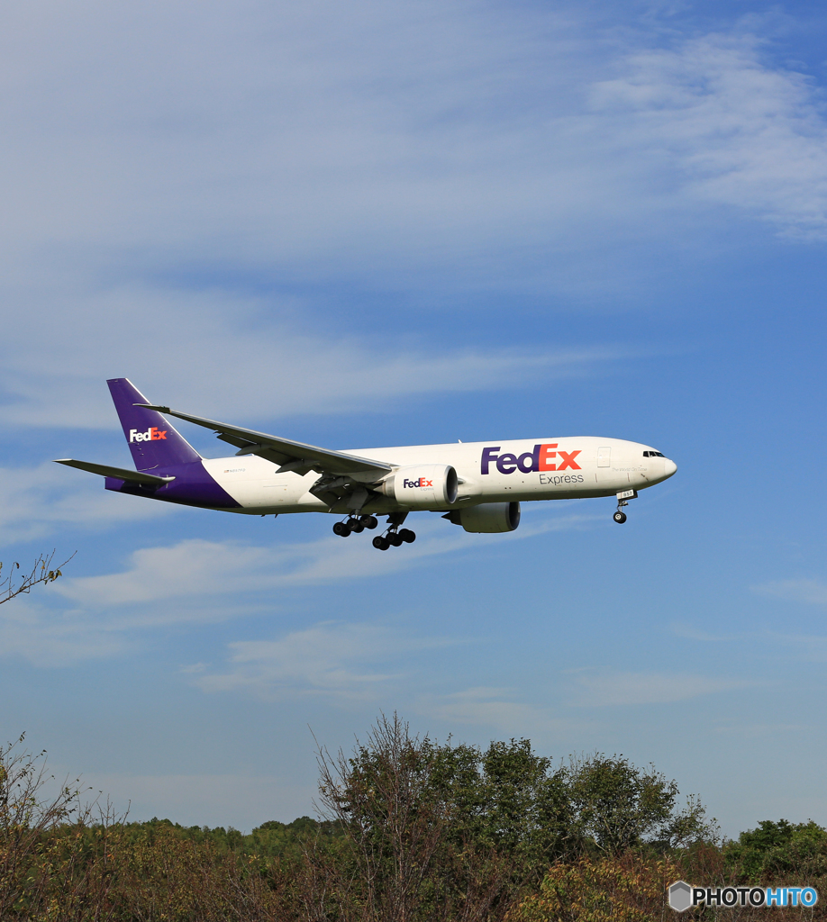 着陸 FedEx 777-FS2 N857FD