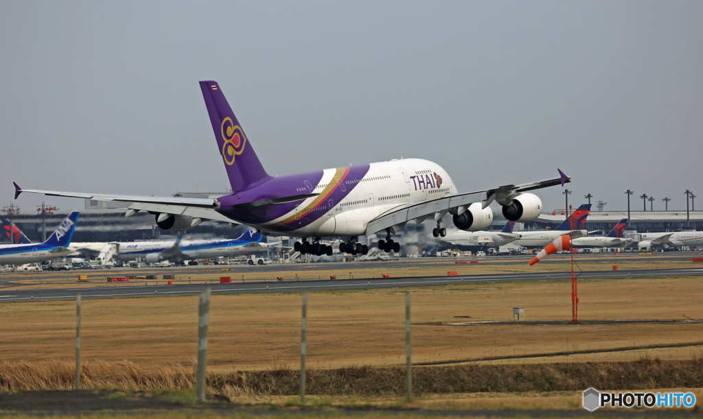 到着 Thai A380-841 HS-TUC