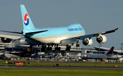着陸（177）Korean Cargo 747-8B5F 