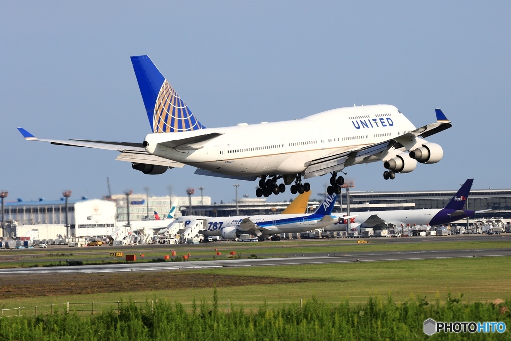 到着　UNITED 747-400