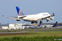 到着　UNITED 747-400