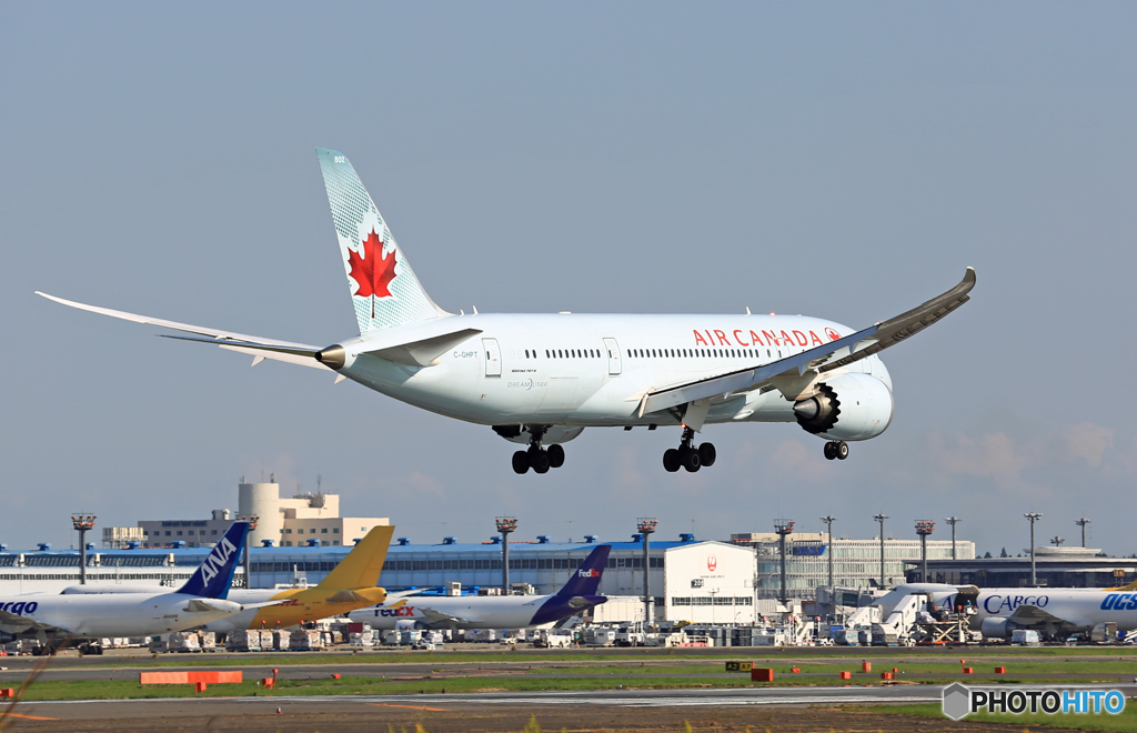 着陸 AIR CANADA 787-8 C-GHPT