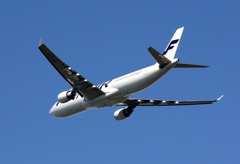 離陸(358)Finnair A330-302青い空に消える