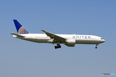 着陸 United 777-222 N788UA
