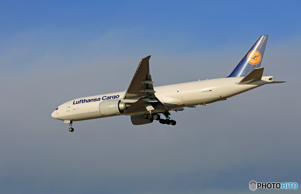 「ぶるー」 Lufthansa cargo 777-FBT D-ALFD着陸