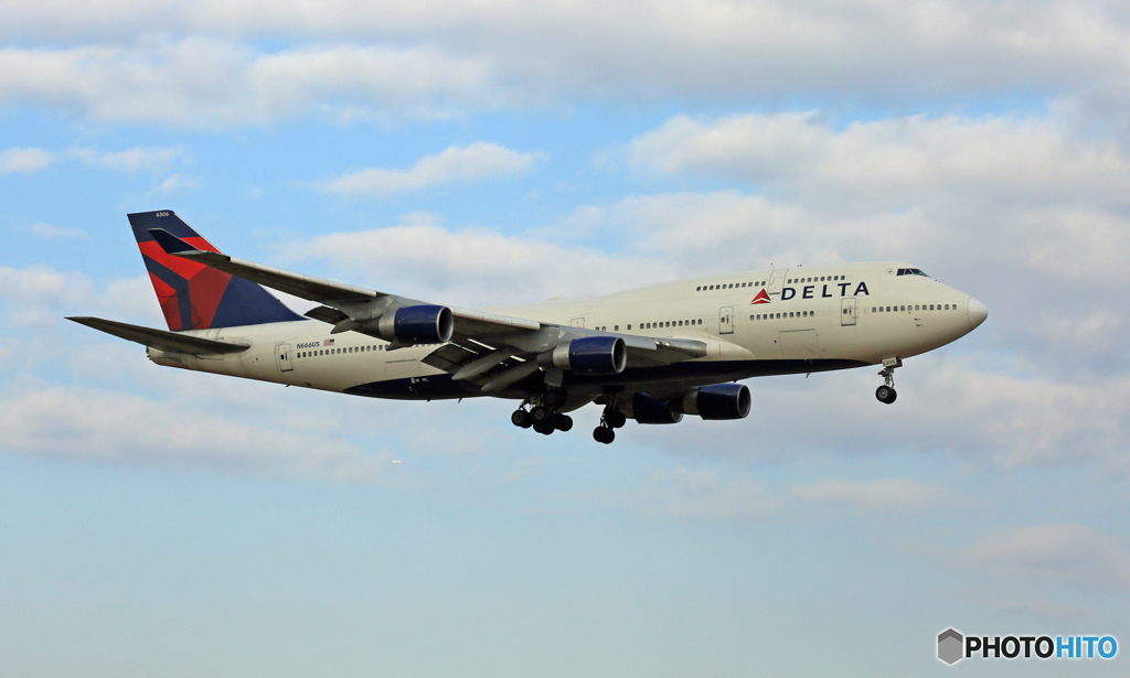 Delta 747-400 N666US 到着 