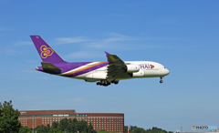 着陸 THAI A380-841 HS-TUF